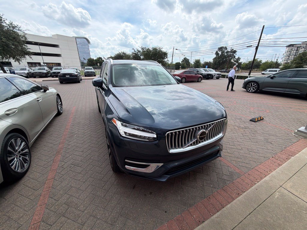 Used 2024 Volvo XC90 T8 Plus w/ Protection Package Premier AWD/4WD image 14