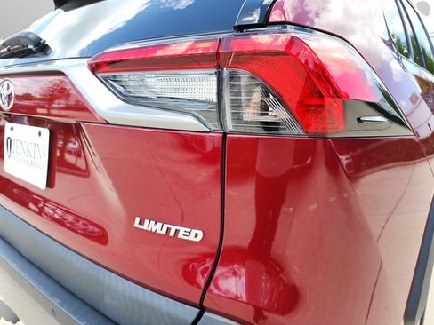 Used 2019 Toyota RAV4 Limited w/ Cold Weather Package FWD image 34