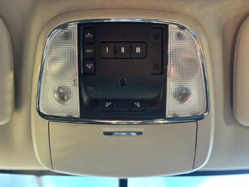 Used 2012 Jeep Grand Cherokee Laredo image 64