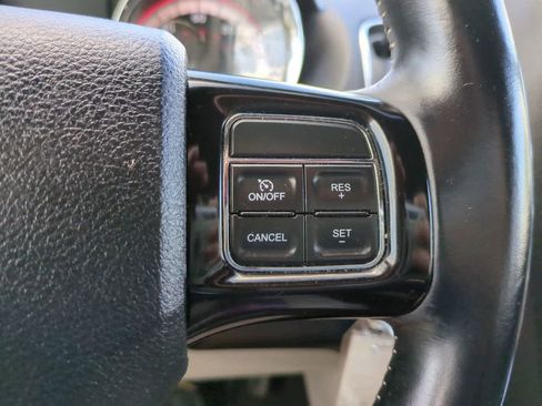 Used 2017 Dodge Grand Caravan SXT image 24