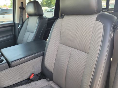 Used 2018 Nissan Titan S w/ S Utility Package image 11