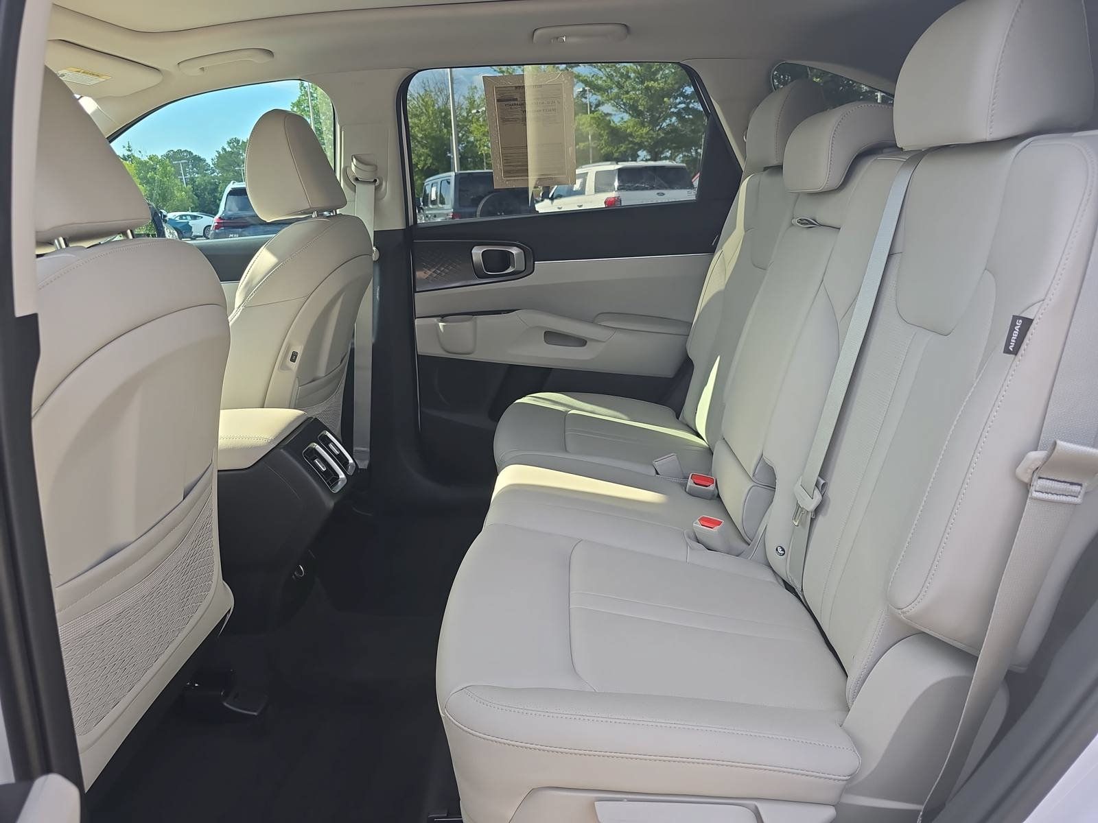 Used 2025 Kia Sorento S w/ Panoramic Sunroof Package FWD image 14