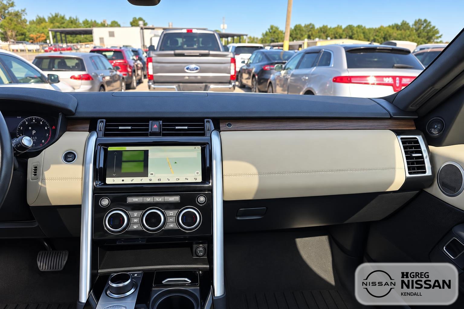 Used 2020 Land Rover Discovery HSE AWD/4WD image 11