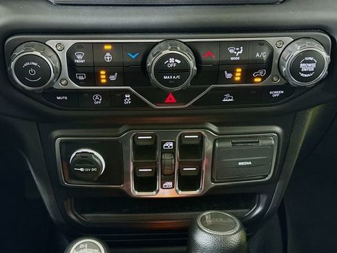 Used 2023 Jeep Gladiator Sport image 15