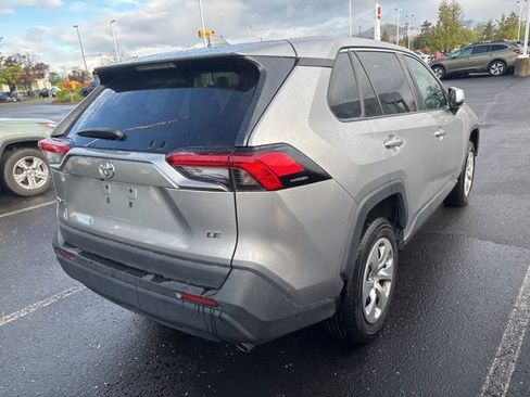 Used 2022 Toyota RAV4 LE image 2