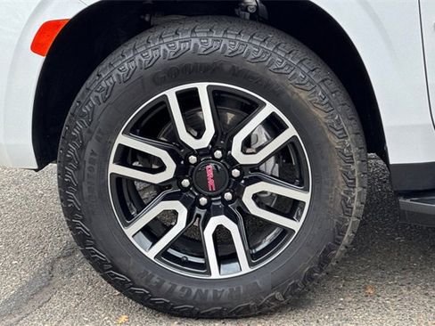 Used 2023 GMC Yukon XL AT4 image 46