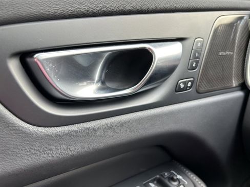 Certified 2024 Volvo XC60 T8 Ultimate w/ Protection Package Premier image 35