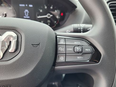 Used 2025 RAM ProMaster 2500 w/ Convenience Group image 19