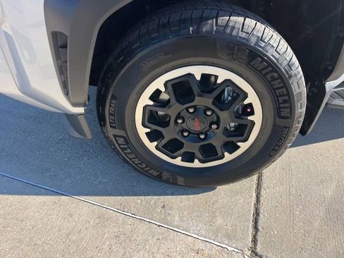 Used 2025 Toyota 4Runner TRD Off-Road image 28