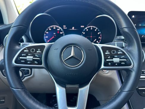 Certified 2022 Mercedes-Benz GLC 300 image 25