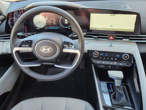 New 2026 Hyundai Elantra Limited image 27