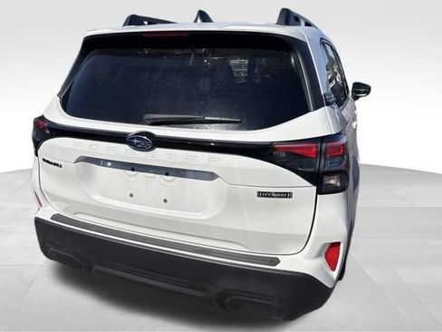 Used 2025 Subaru Forester Premium AWD/4WD image 16