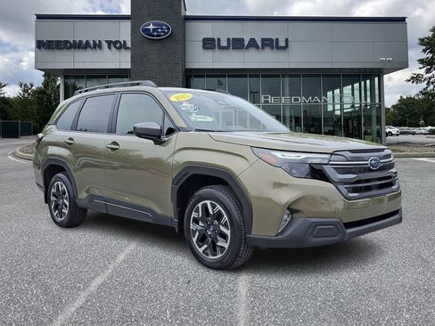 Certified 2025 Subaru Forester Premium AWD/4WD image 1