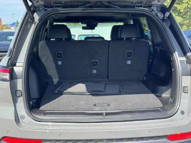 New 2027 Jeep Grand Cherokee Altitude AWD/4WD image 5