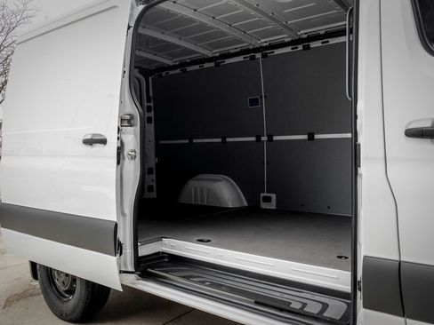 Used 2026 Mercedes-Benz Sprinter 2500 image 11