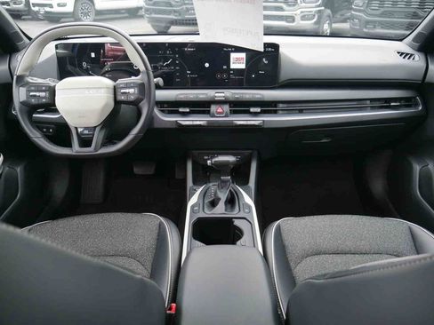 Used 2025 Kia K4 GT-Line image 5