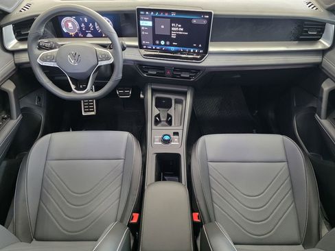 New 2026 Volkswagen Tiguan SE AWD/4WD image 23