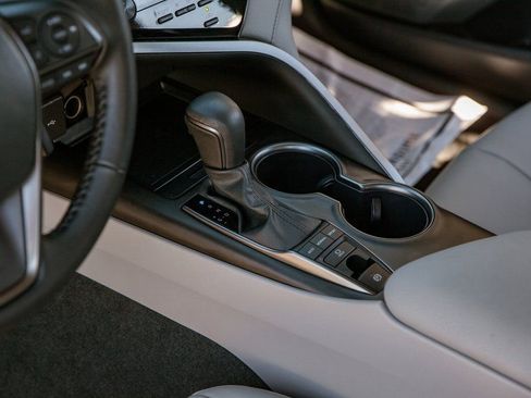 Used 2023 Toyota Camry SE image 14