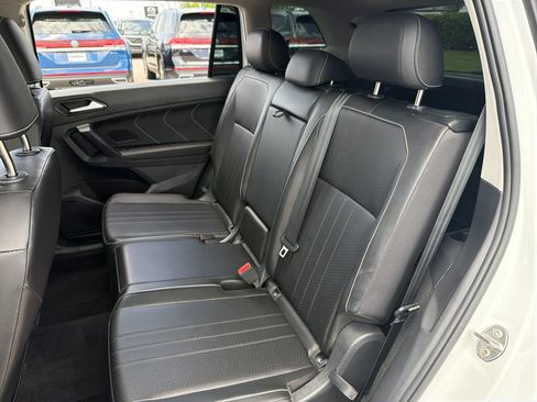 Certified 2023 Volkswagen Tiguan SE FWD image 22
