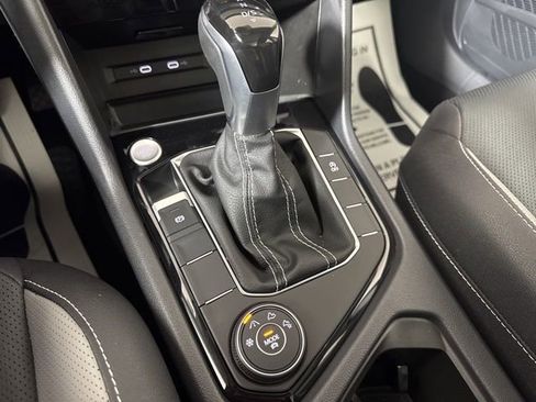 Used 2024 Volkswagen Taos SEL image 17