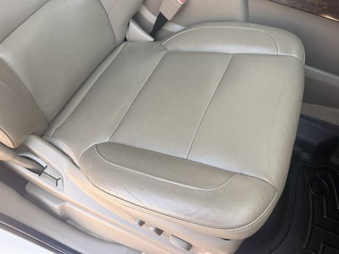 Used 2017 Chevrolet Tahoe LT w/ Luxury Package AWD/4WD image 31