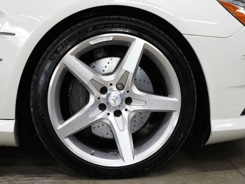 Used 2016 Mercedes-Benz SL 550 w/ Driver Assistance Package image 27