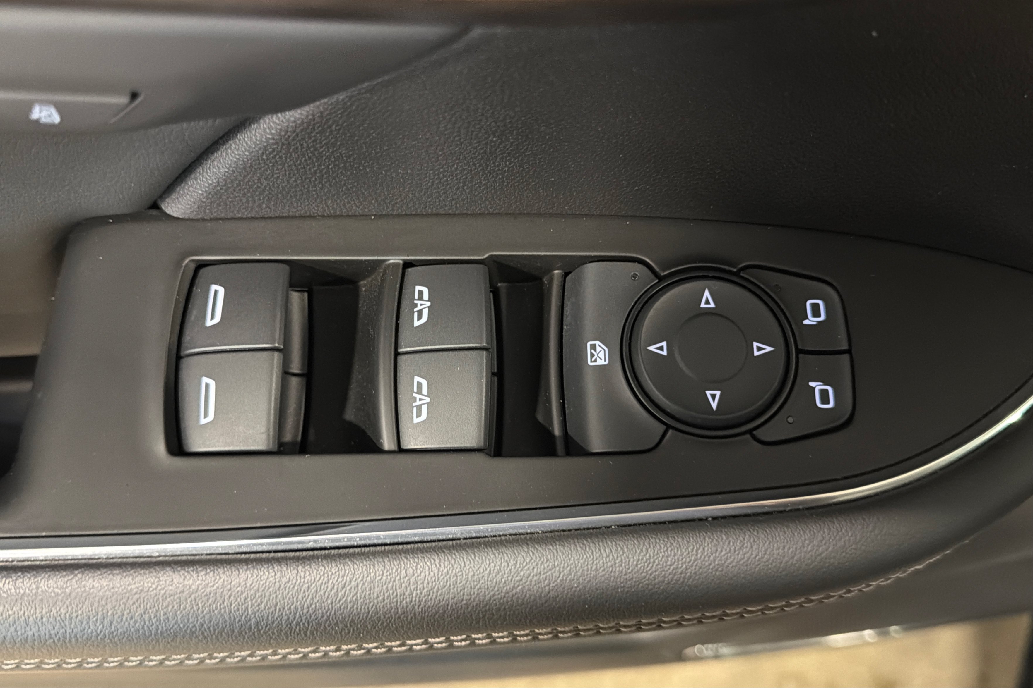 Used 2023 Buick Envision Avenir AWD/4WD image 16