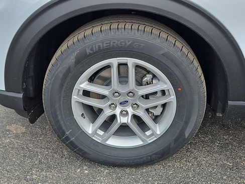 New 2026 Ford Explorer Active w/ Active Comfort Package image 17