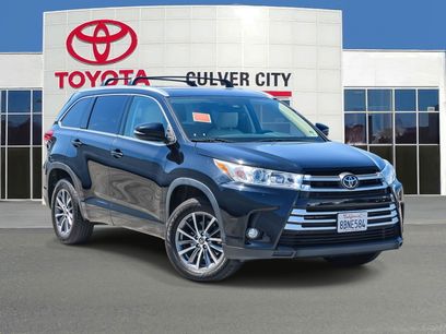 Used 2017 Toyota Highlander XLE w/ Carpet Mat Package