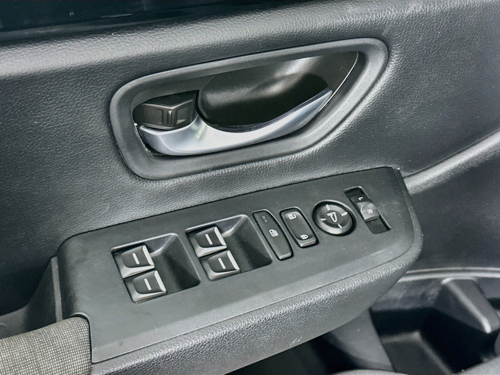 Used 2025 Honda Pilot Sport image 15