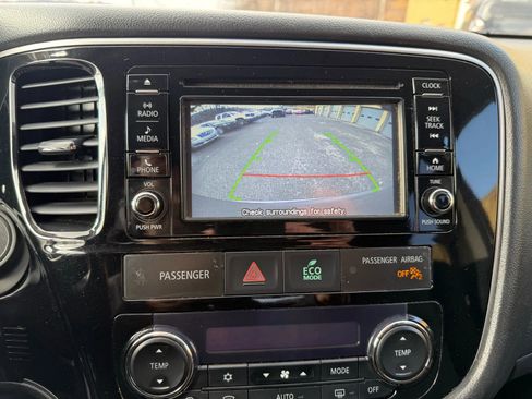 Used 2017 Mitsubishi Outlander ES image 10