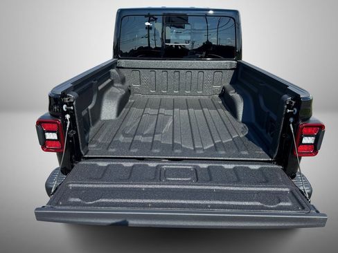 New 2025 Jeep Gladiator Mojave image 8