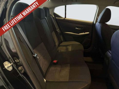 Used 2025 Nissan Sentra SR FWD image 30