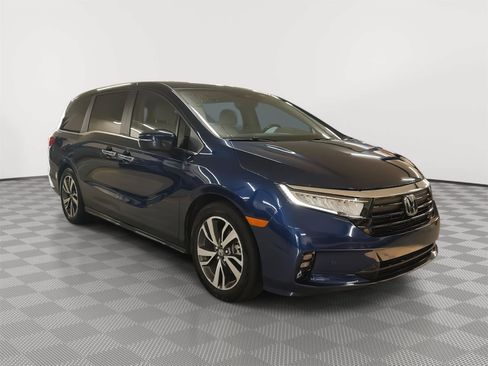 Used 2024 Honda Odyssey Touring image 4