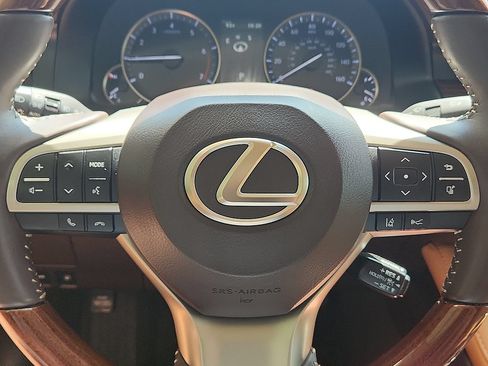 Used 2017 Lexus ES 350 w/ Luxury Package FWD image 12