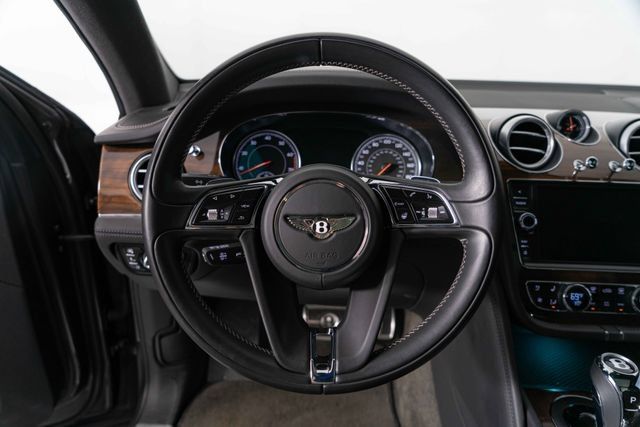 Used 2018 Bentley Bentayga AWD/4WD image 22