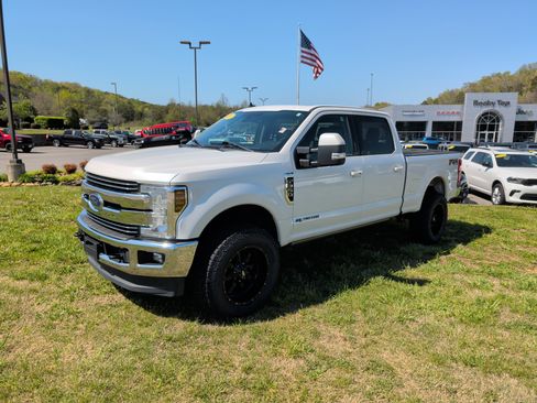 Used 2019 Ford F350 Lariat w/ Lariat Ultimate Package AWD/4WD image 2