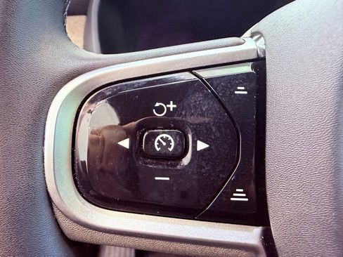 Used 2025 Volvo XC90 B6 Plus w/ Protection Package Premier AWD/4WD image 23