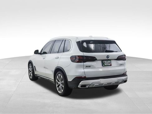 Used 2024 BMW X5 xDrive50e w/ Premium Package image 3
