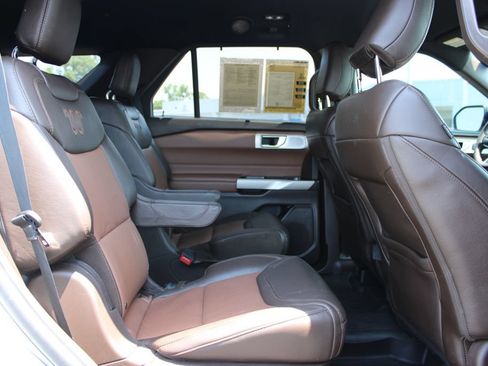 Used 2022 Ford Explorer King Ranch w/ Premium Technology Package RWD image 35