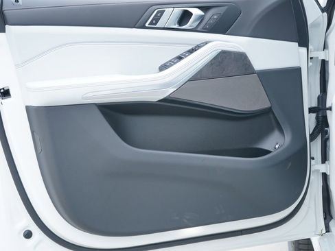 New 2026 BMW X5 xDrive50e w/ M Sport Package image 10