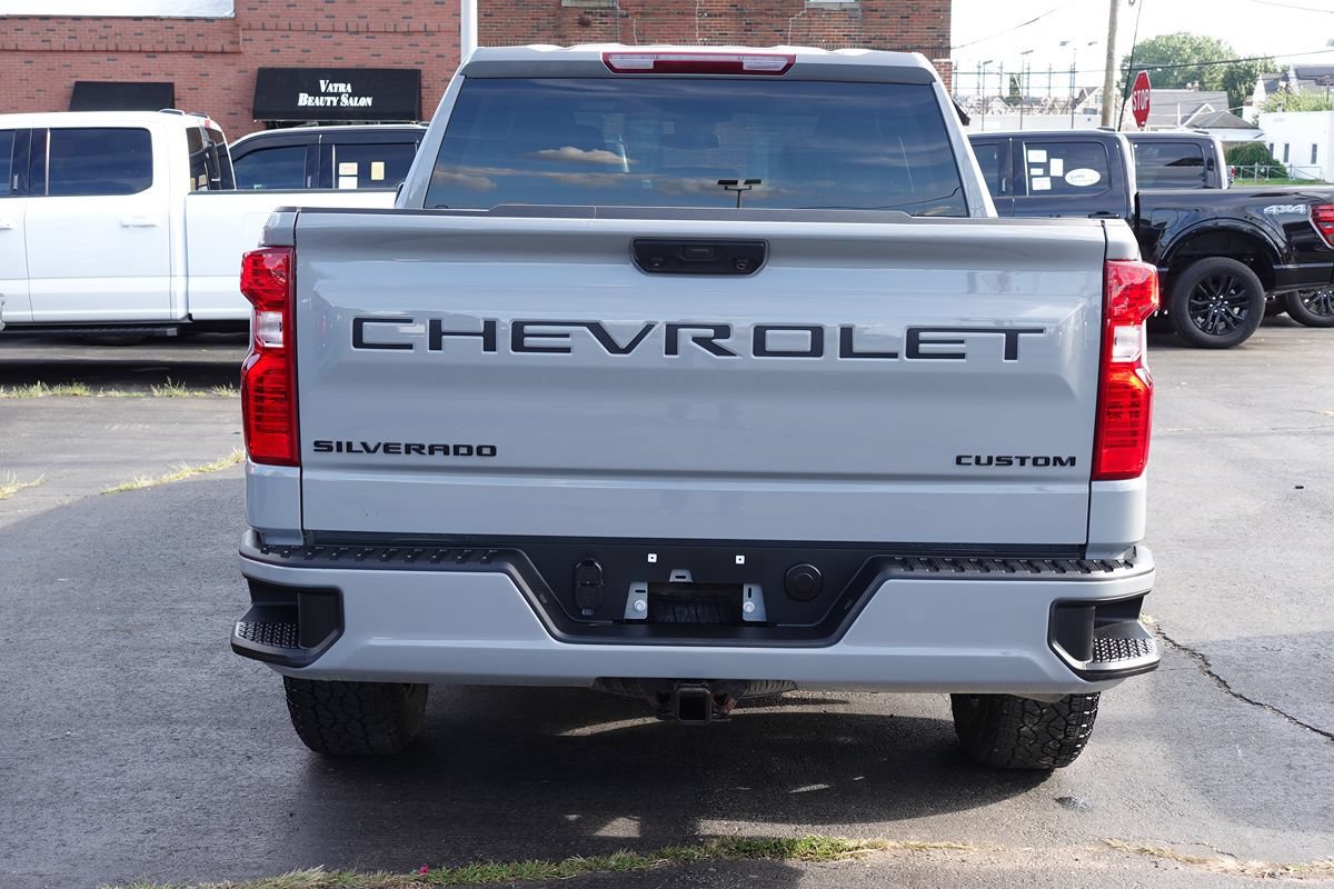 Used 2024 Chevrolet Silverado 1500 Custom w/ LPO, Dark Essentials Package AWD/4WD image 7