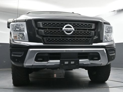 Used 2021 Nissan Titan SV w/ SV Convenience Package image 24