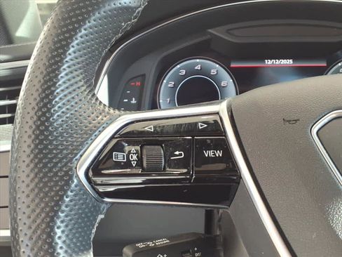 Used 2023 Audi S7 Prestige w/ Prestige Package image 16