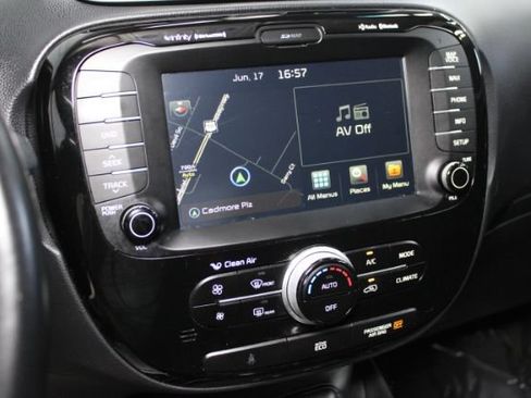 Used 2016 Kia Soul + w/ Audio Package FWD image 15
