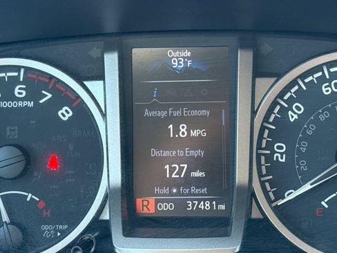 Used 2021 Toyota Tacoma SR5 RWD image 30