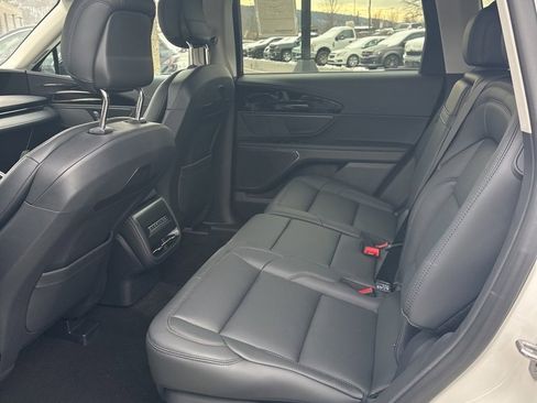 Used 2026 Lincoln Nautilus Premier image 10