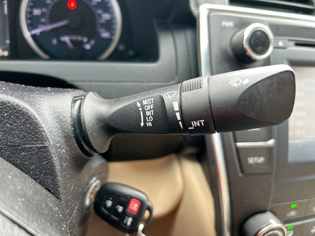 Used 2016 Toyota Camry LE FWD image 17