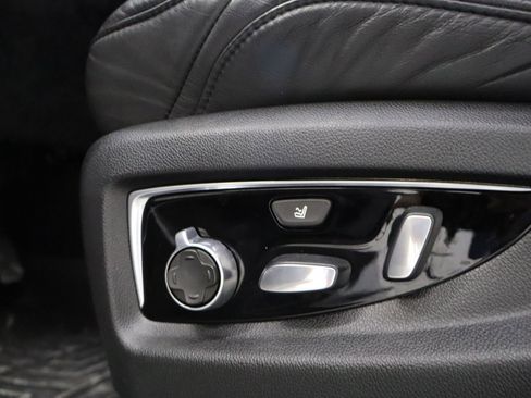 Used 2020 Cadillac Escalade Platinum image 17