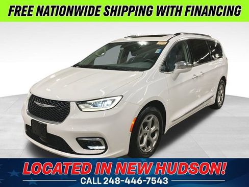 Used 2022 Chrysler Pacifica Limited image 1